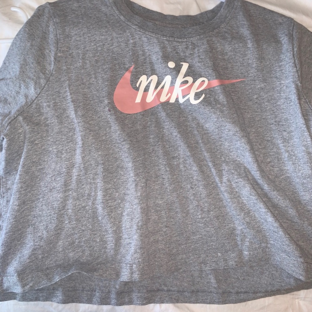 gray nike crop top